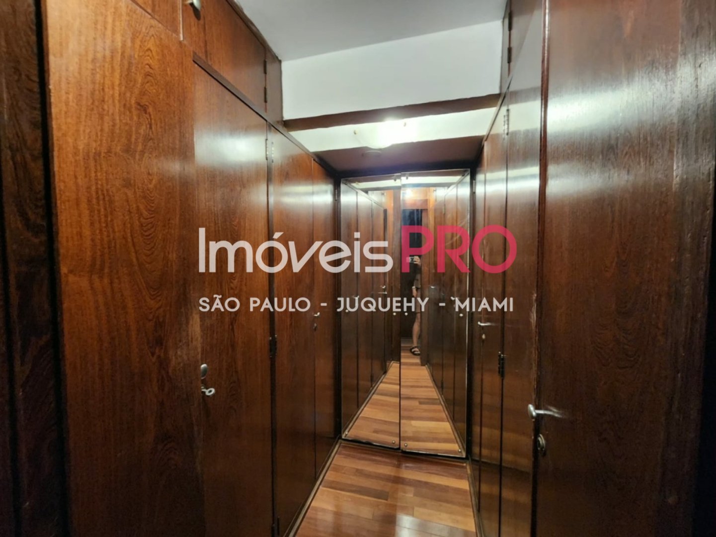 Foto :: https://assets.imoveispro.com.br/thumb/IP38657/casa-venda-butanta_IP38657_23_1920x1080.jpg?