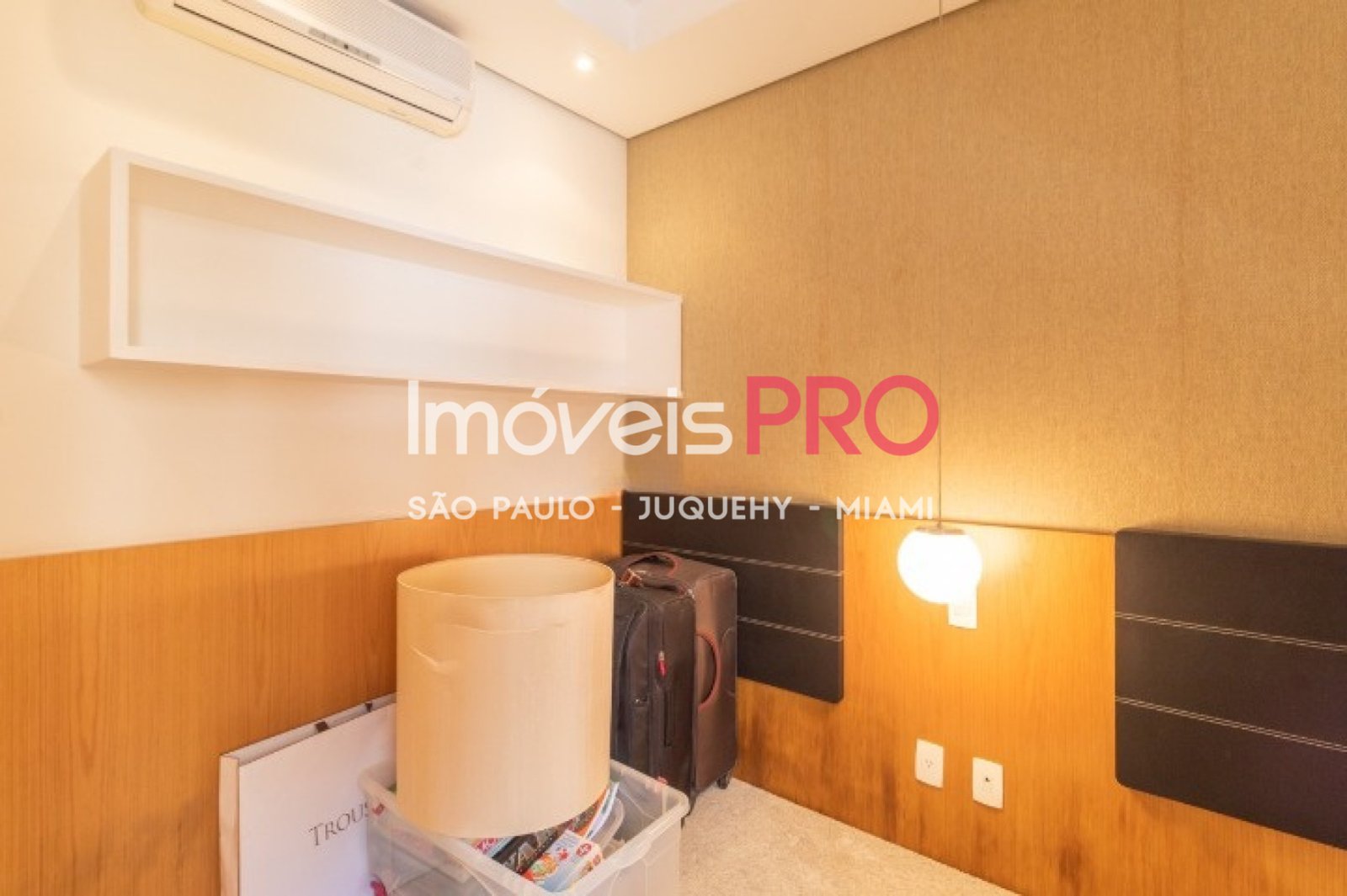 Foto :: IP38658