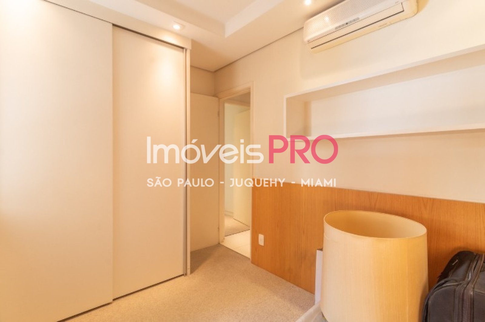 Foto :: https://assets.imoveispro.com.br/thumb/IP38658/apartamento-venda-moema-passaros_IP38658_23_1920x1080.jpg?