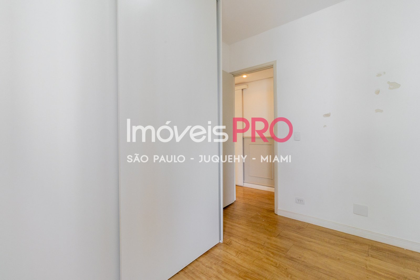 Foto :: https://assets.imoveispro.com.br/thumb/IP38661/apartamento-venda-brooklin_IP38661_17_1920x1080.jpg?