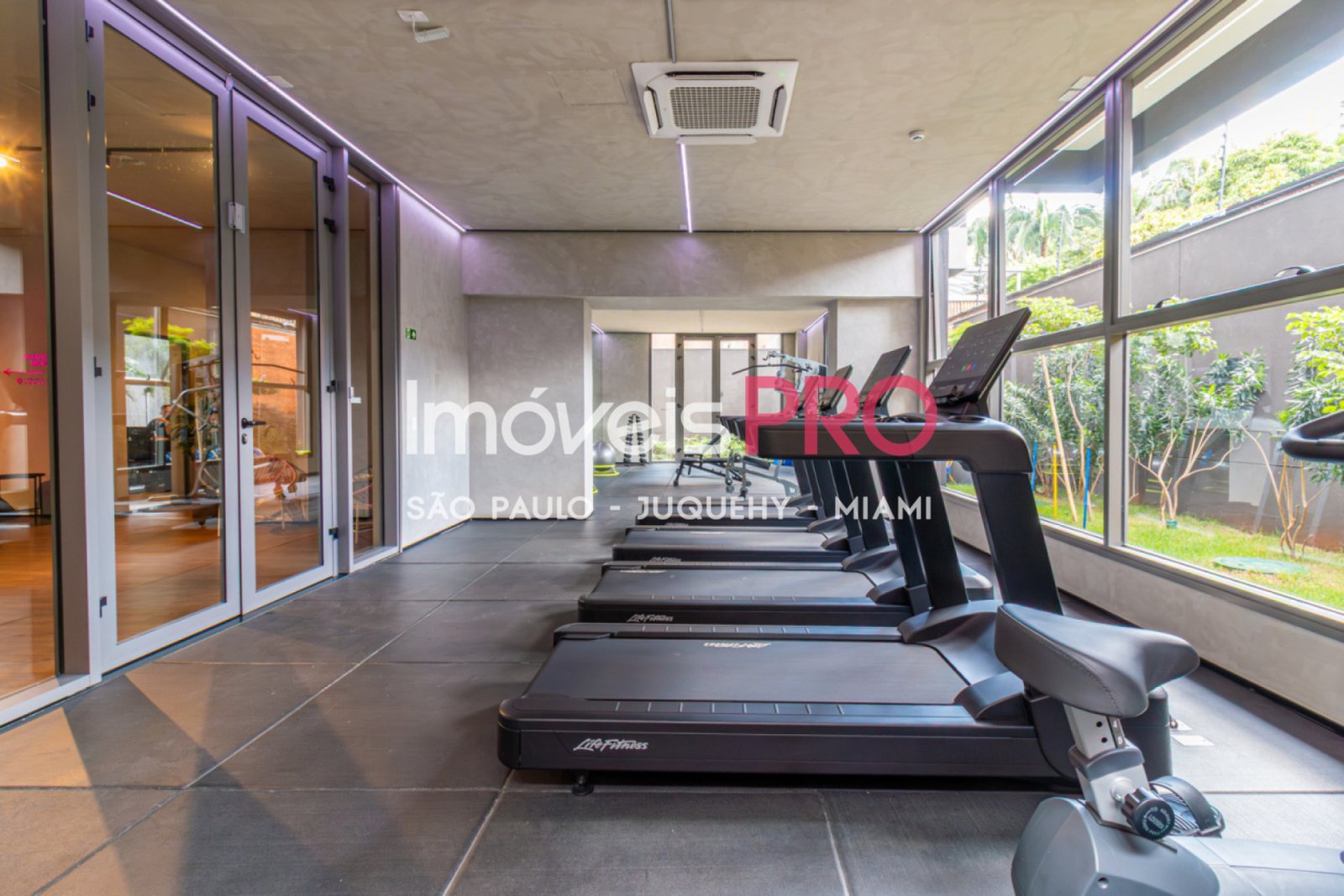 Foto :: https://assets.imoveispro.com.br/thumb/IP38666/apartamento-aluguel-moema_IP38666_17_1920x1080.jpg?