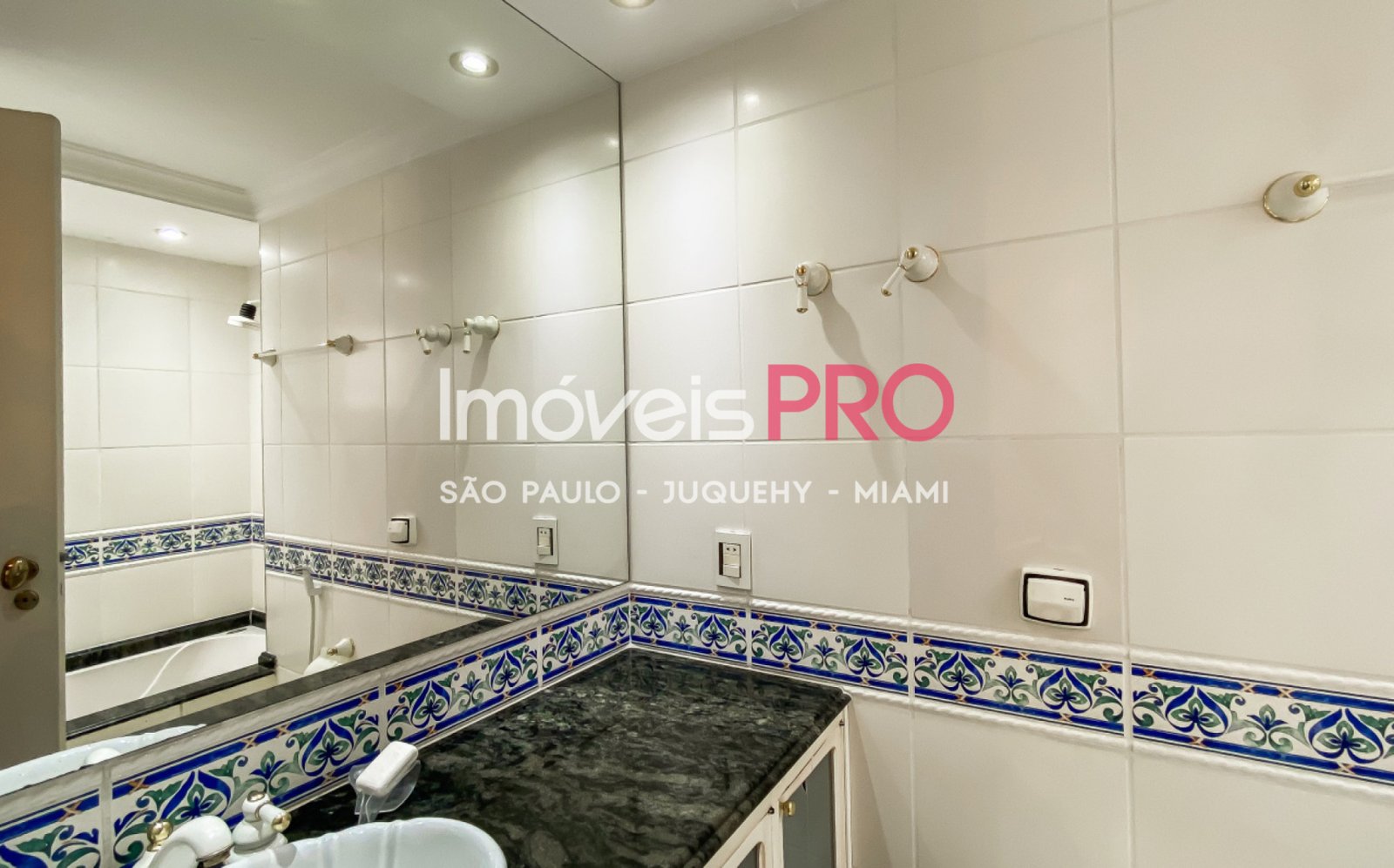 Foto :: IP38667