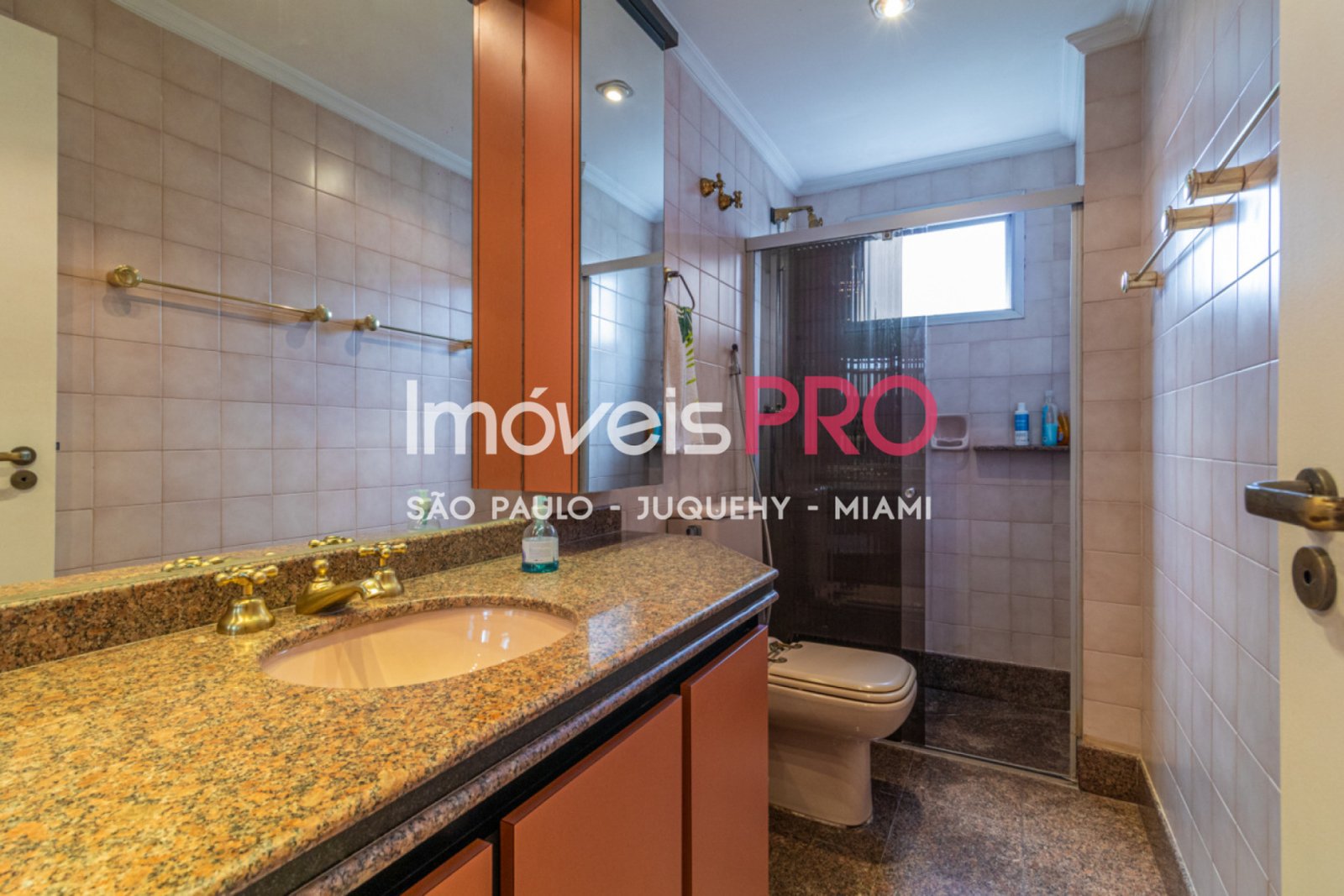 Foto :: IP38676