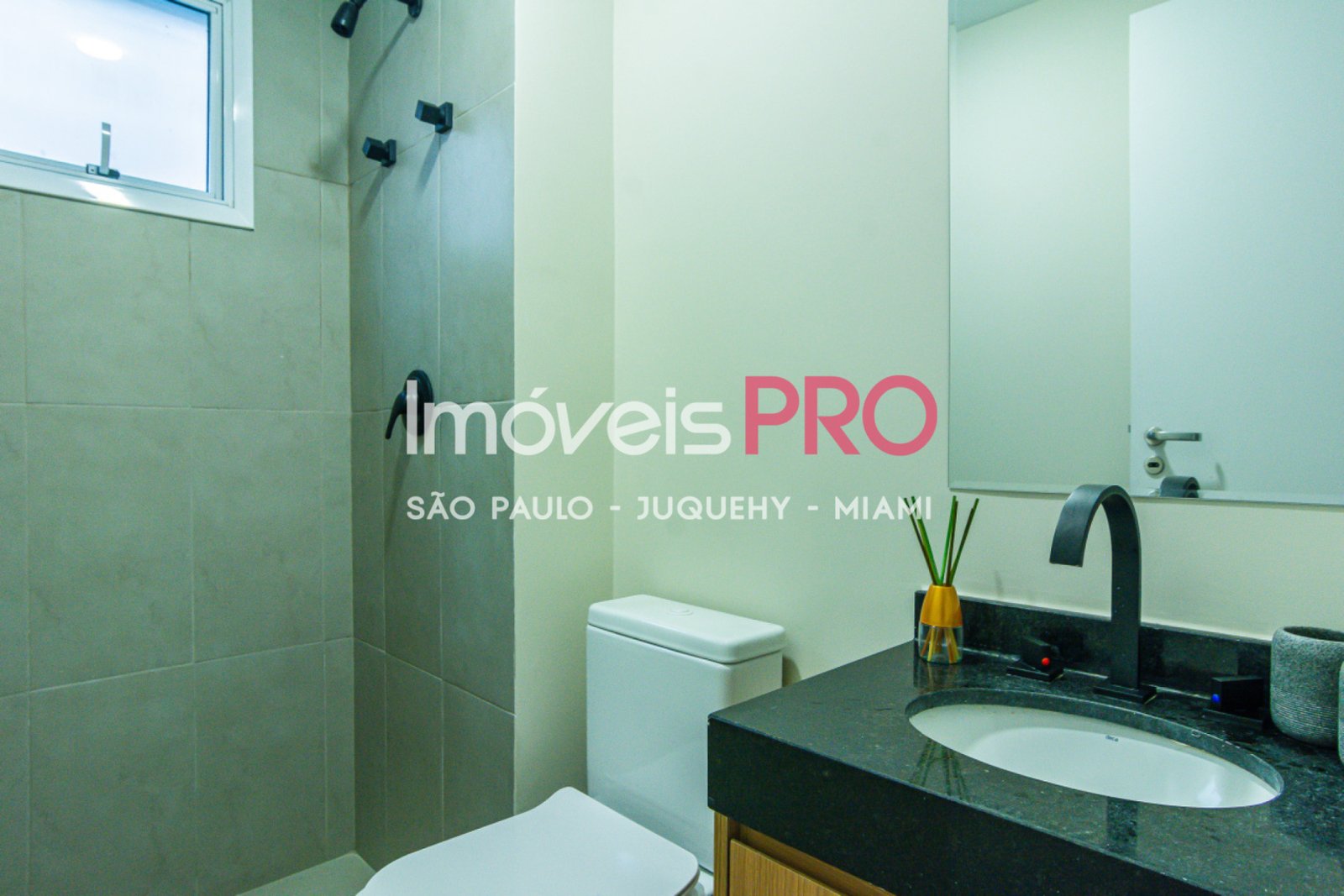 Foto :: IP38679