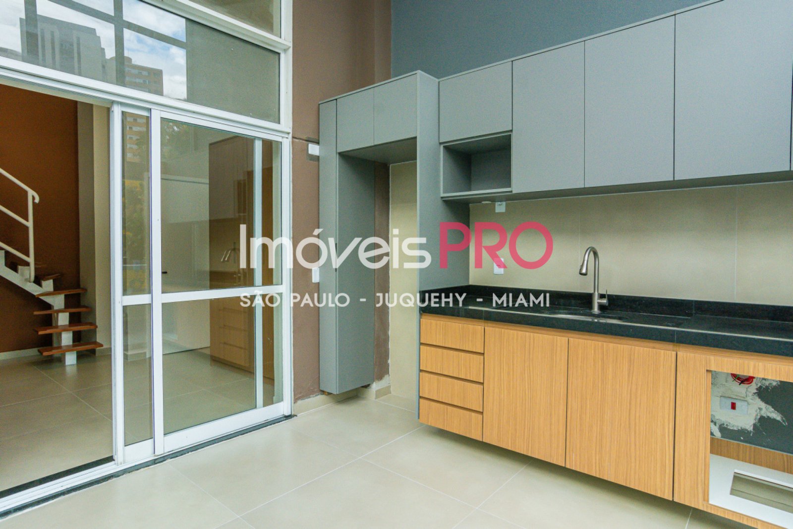 Foto :: IP38679