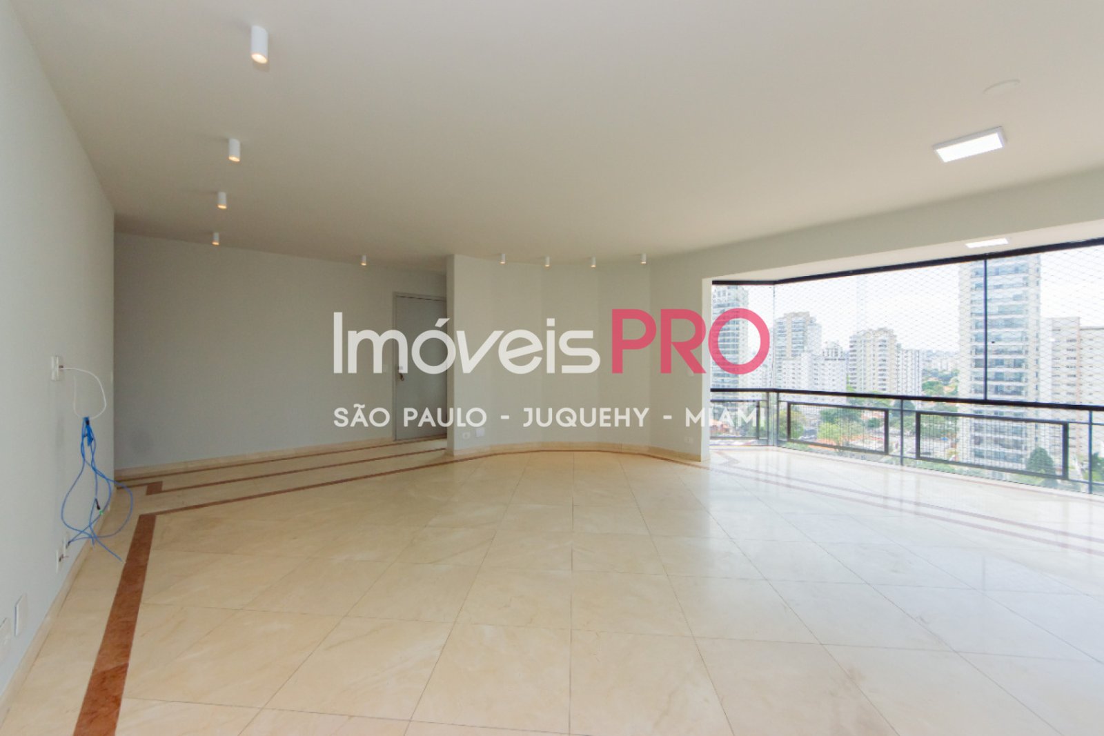 Foto :: IP38681