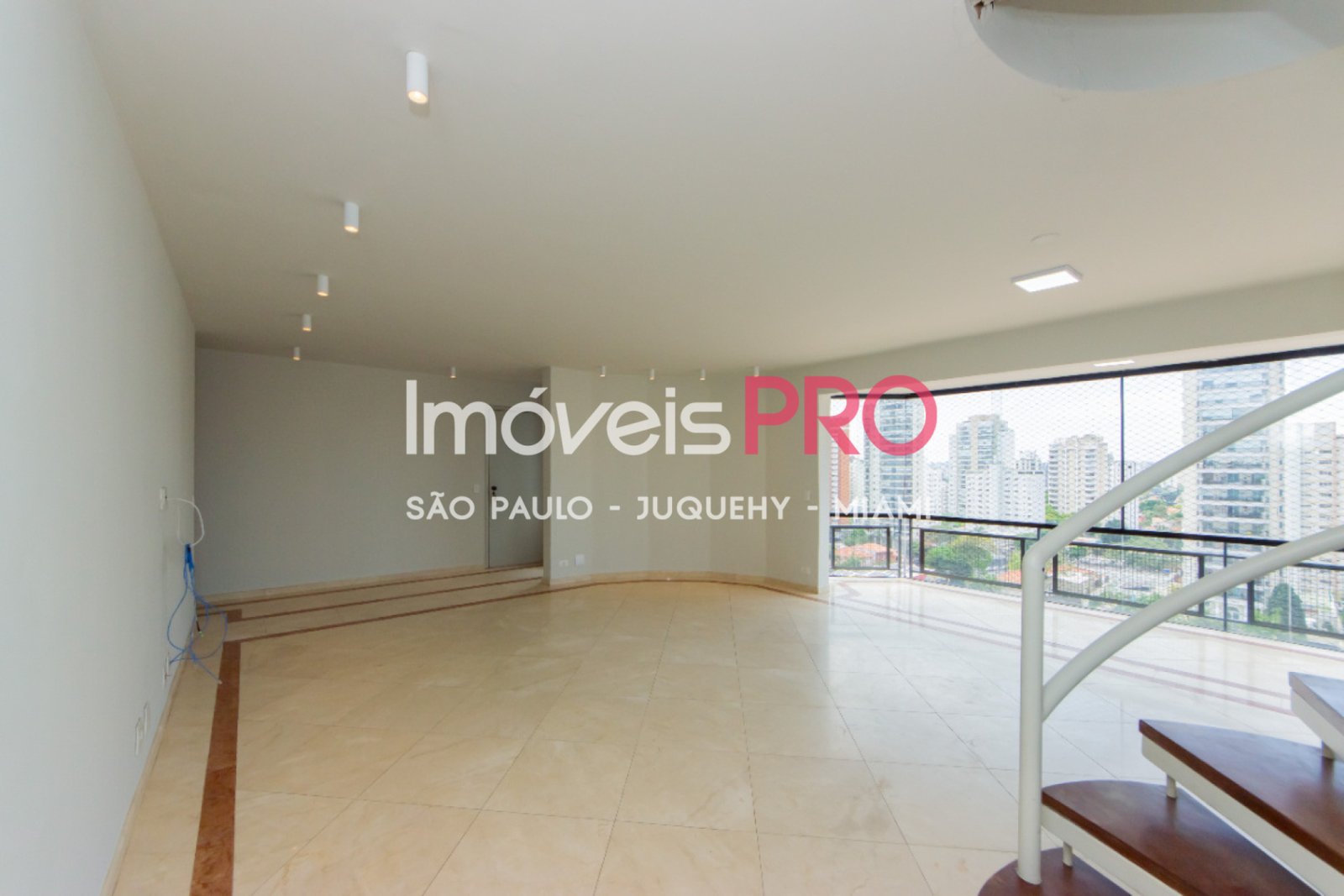 Foto :: IP38681