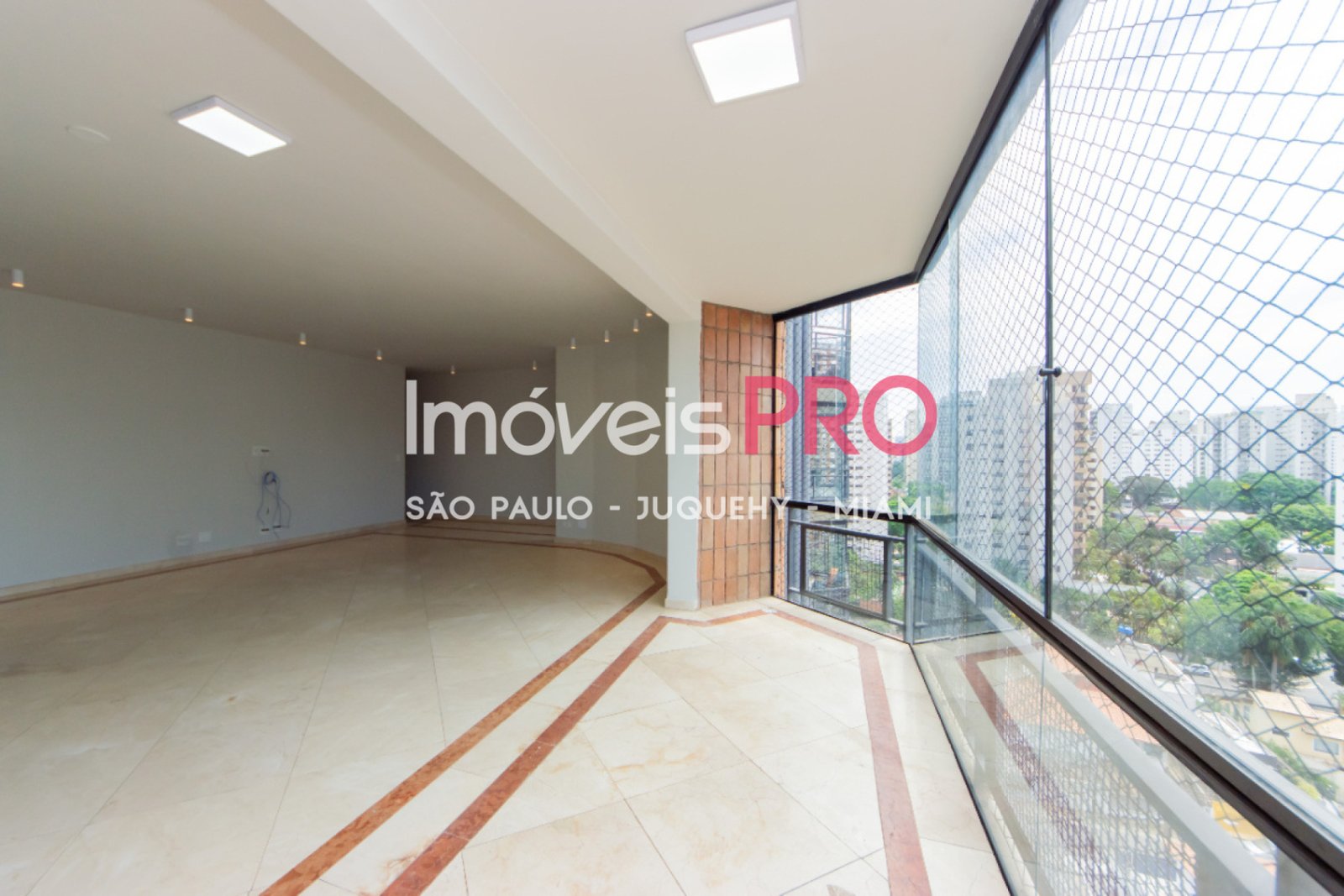 Foto :: IP38681