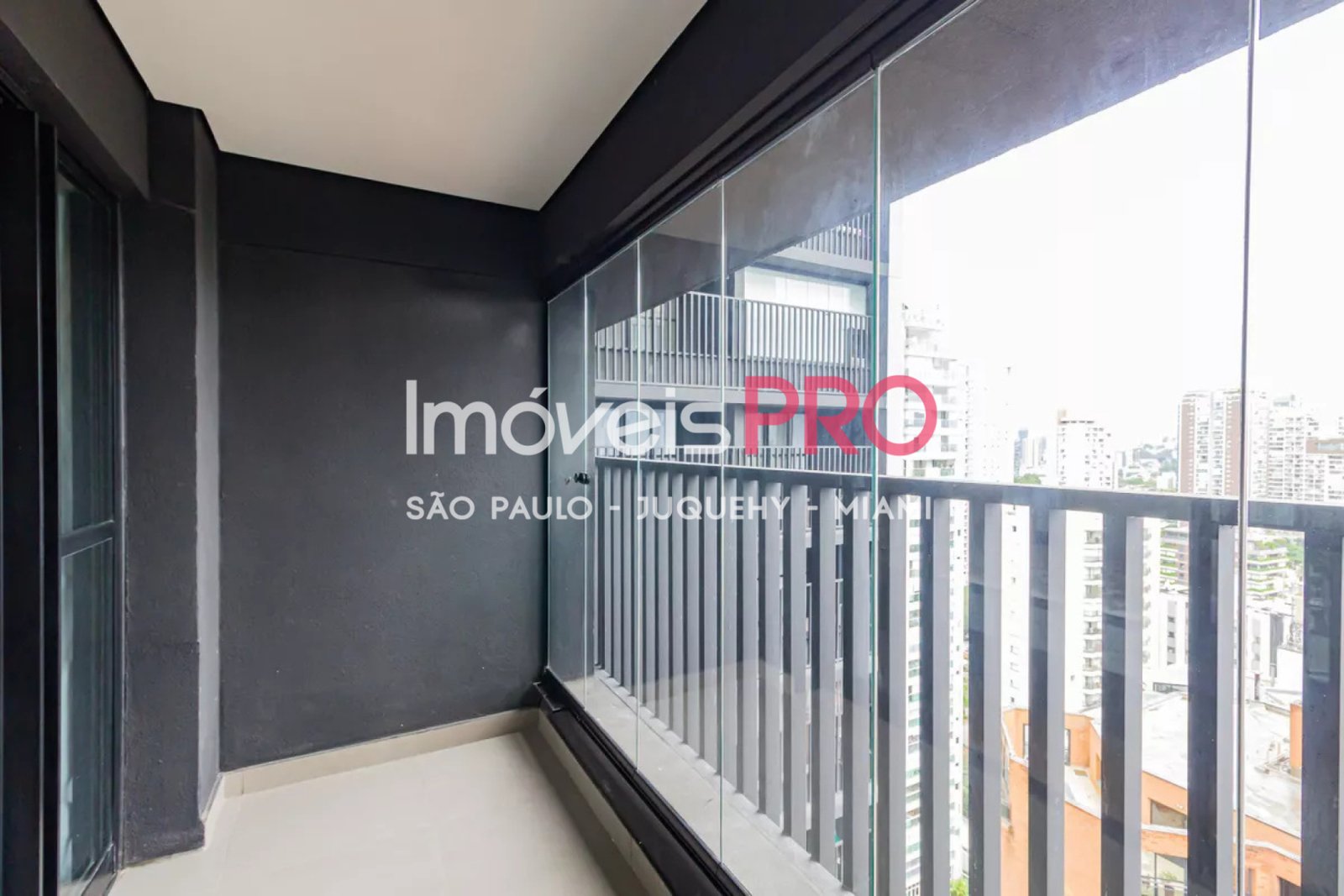 Foto :: IP38683