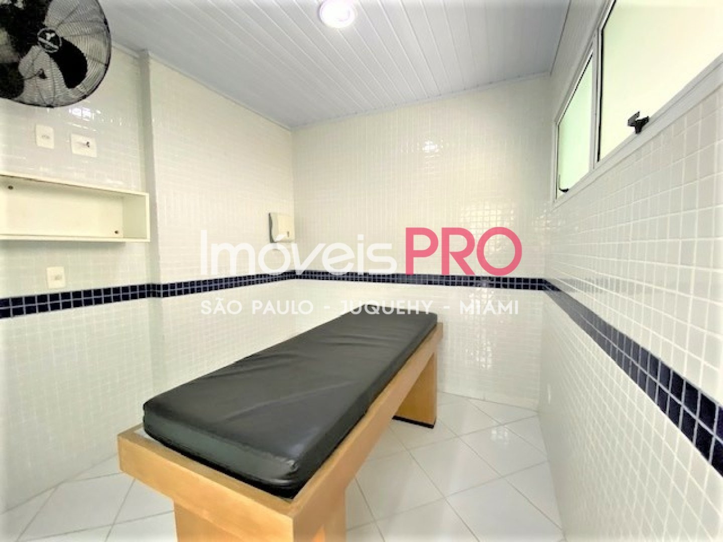 Foto :: https://assets.imoveispro.com.br/thumb/IP38684/duplex-venda-itaim-bibi_IP38684_17_1920x1080.jpg?