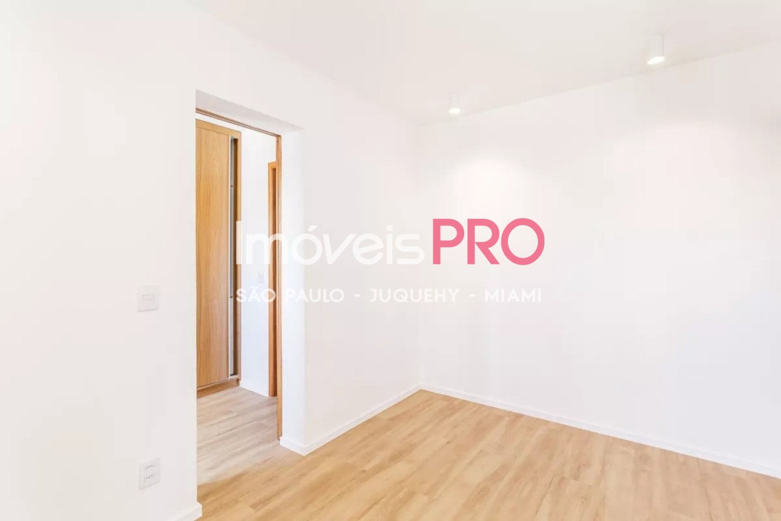 Foto :: https://assets.imoveispro.com.br/thumb/IP38689/cobertura-duplex-aluguel-vila-olimpia_IP38689_11_1920x1080.jpg?