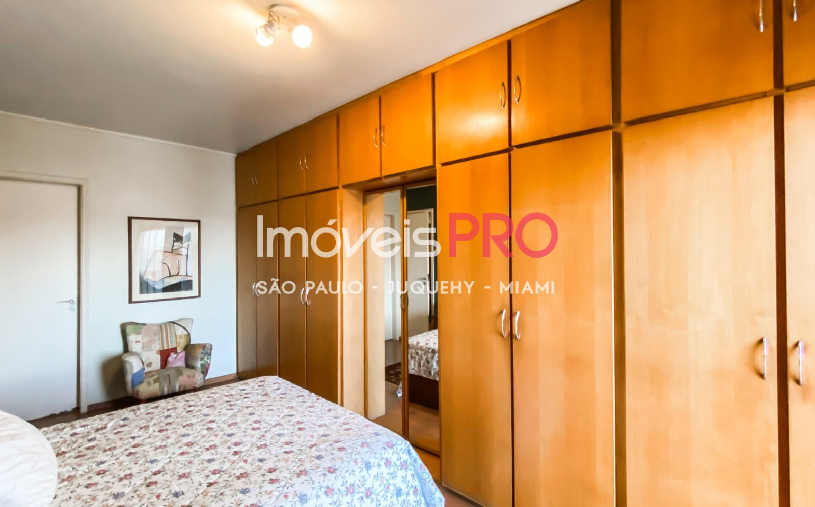 Foto :: https://assets.imoveispro.com.br/thumb/IP38701/apartamento-venda-moema-passaros_IP38701_11_1920x1080.jpg?