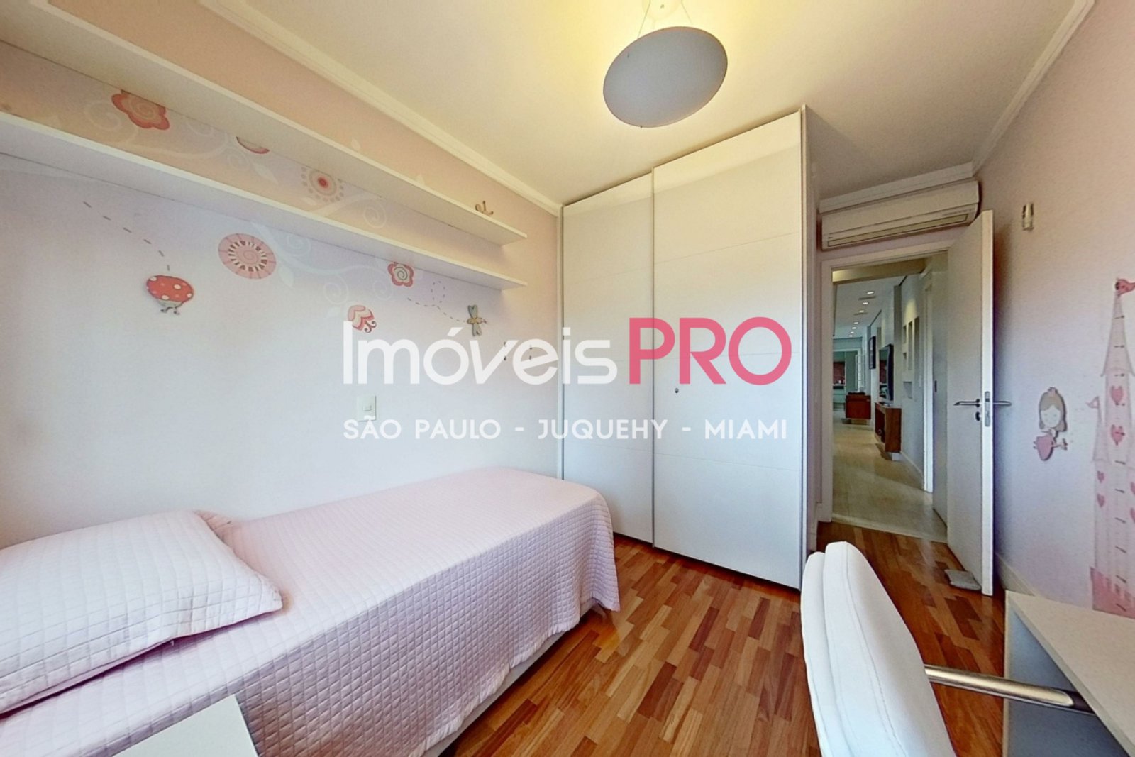 Foto :: https://assets.imoveispro.com.br/thumb/IP38704/apartamento-venda-campo-belo_IP38704_17_1920x1080.jpg?
