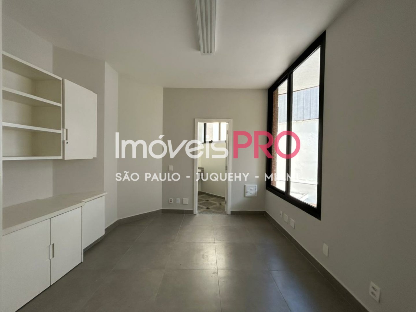 Foto :: IP38719