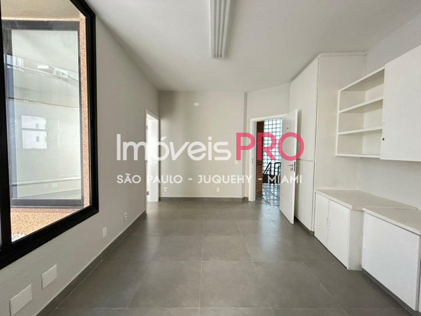 Foto :: IP38719