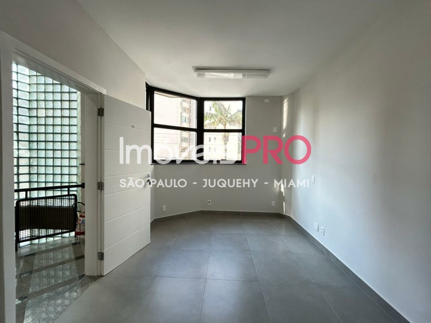 Foto :: IP38719