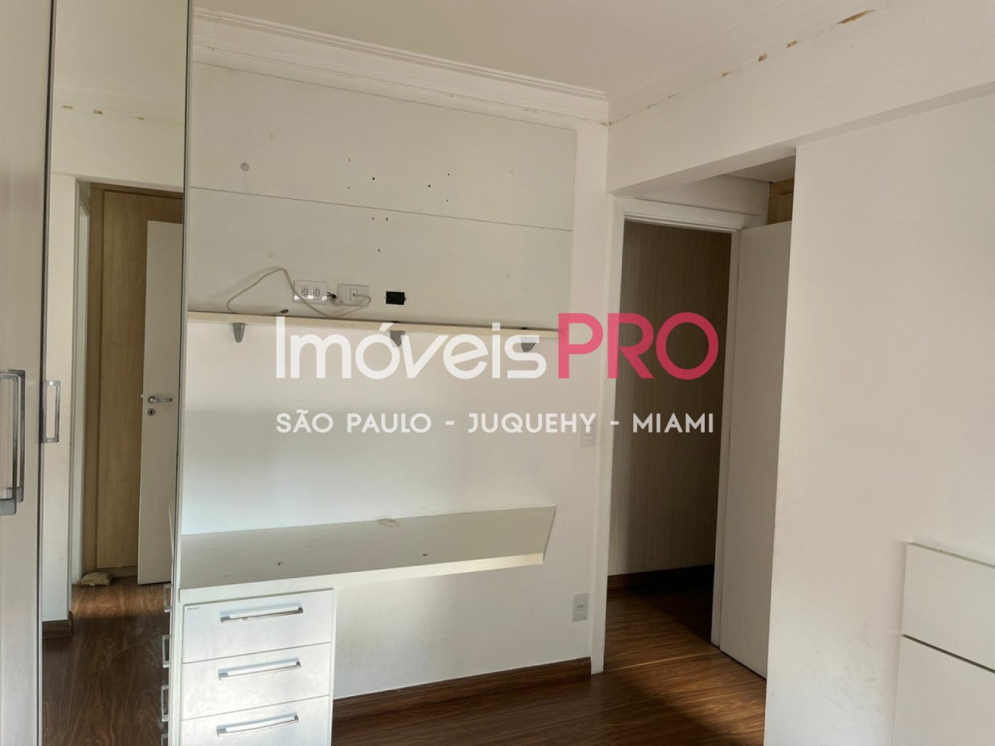 Foto :: IP38720