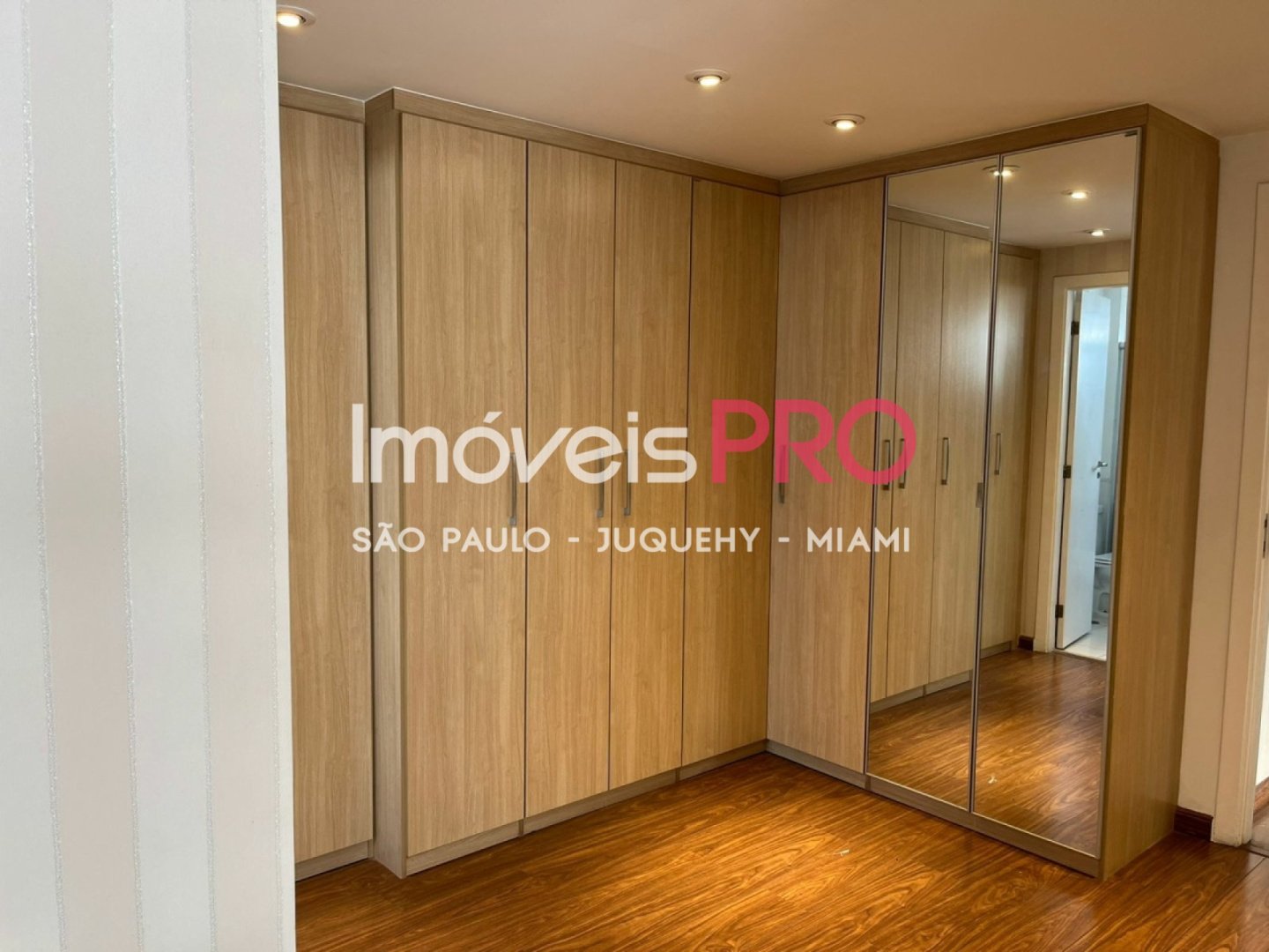 Foto :: https://assets.imoveispro.com.br/thumb/IP38720/apartamento-aluguel-jardim-marajoara_IP38720_35_1920x1080.jpg?