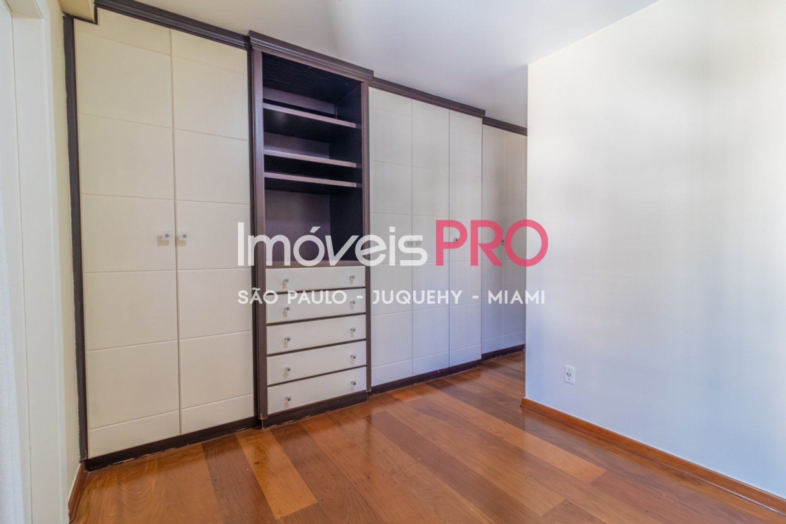 Foto :: https://assets.imoveispro.com.br/thumb/IP38722/apartamento-venda-brooklin_IP38722_11_1920x1080.jpg?