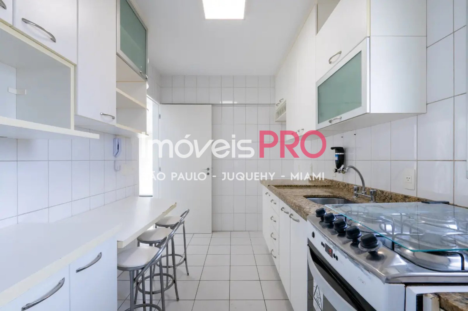 Foto :: https://assets.imoveispro.com.br/thumb/IP38735/apartamento-venda-bosque-da-saude_IP38735_17_1920x1080.jpg?