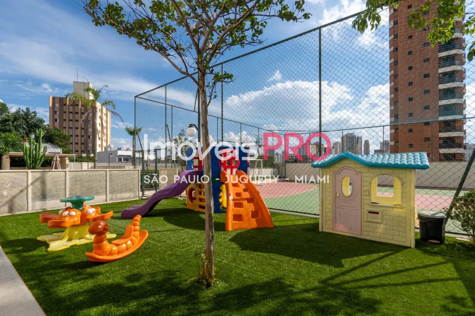 Foto :: https://assets.imoveispro.com.br/thumb/IP38735/apartamento-venda-bosque-da-saude_IP38735_35_1920x1080.jpg?