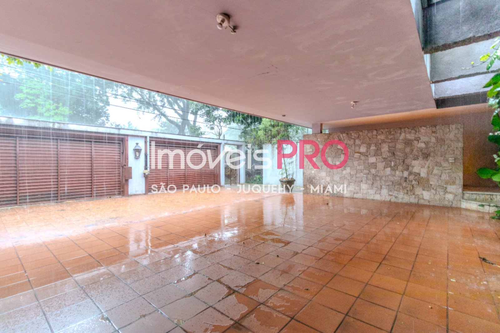 Foto :: https://assets.imoveispro.com.br/thumb/IP38736/casa-venda-brooklin-paulista_IP38736_65_1920x1080.jpg?