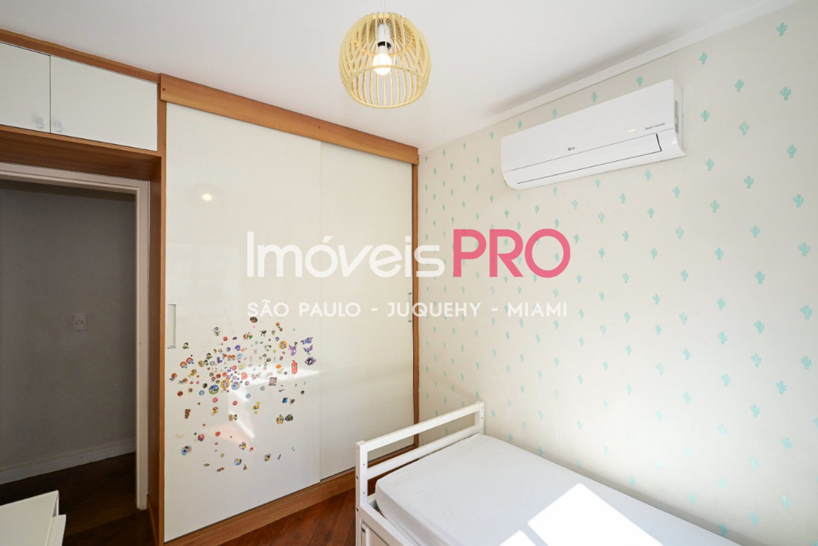 Foto :: https://assets.imoveispro.com.br/thumb/IP38744/apartamento-venda-moema-indios_IP38744_23_1920x1080.jpg?