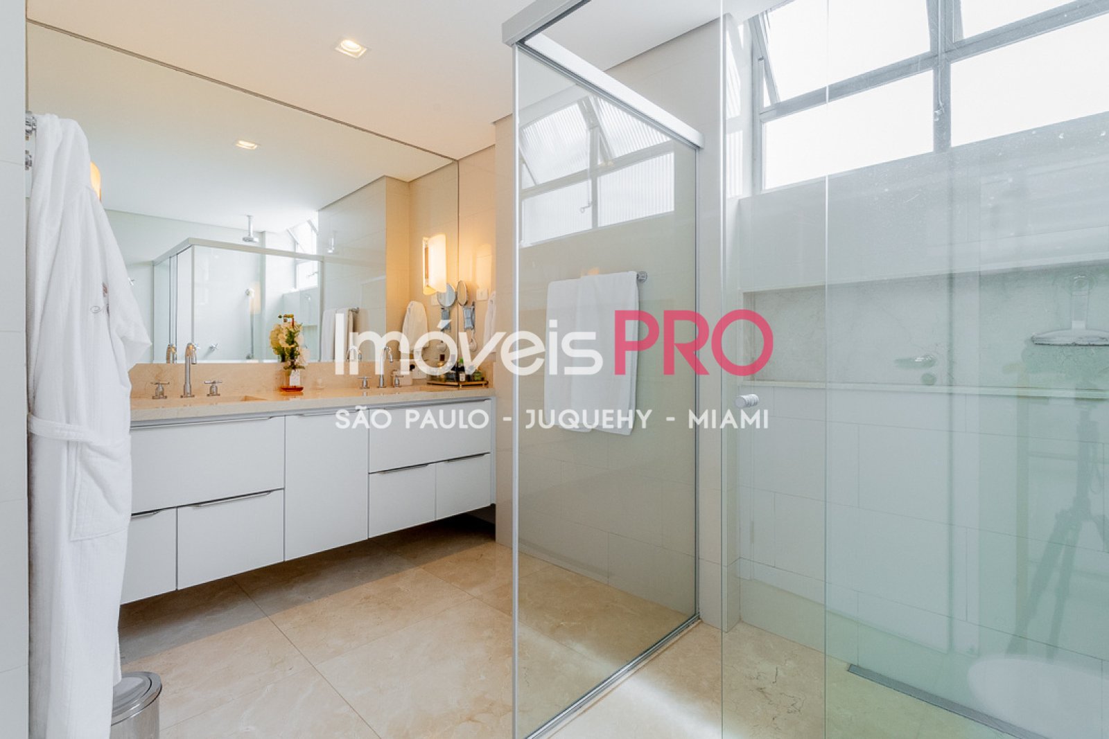 Foto :: https://assets.imoveispro.com.br/thumb/IP38745/apartamento-venda-higienopolis_IP38745_35_1920x1080.jpg?