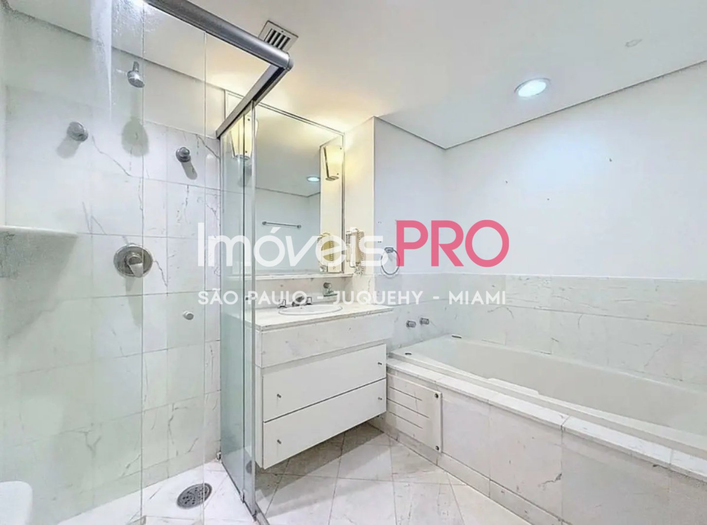 Foto :: https://assets.imoveispro.com.br/thumb/IP38751/apartamento-venda-itaim-bibi_IP38751_17_1920x1080.jpg?