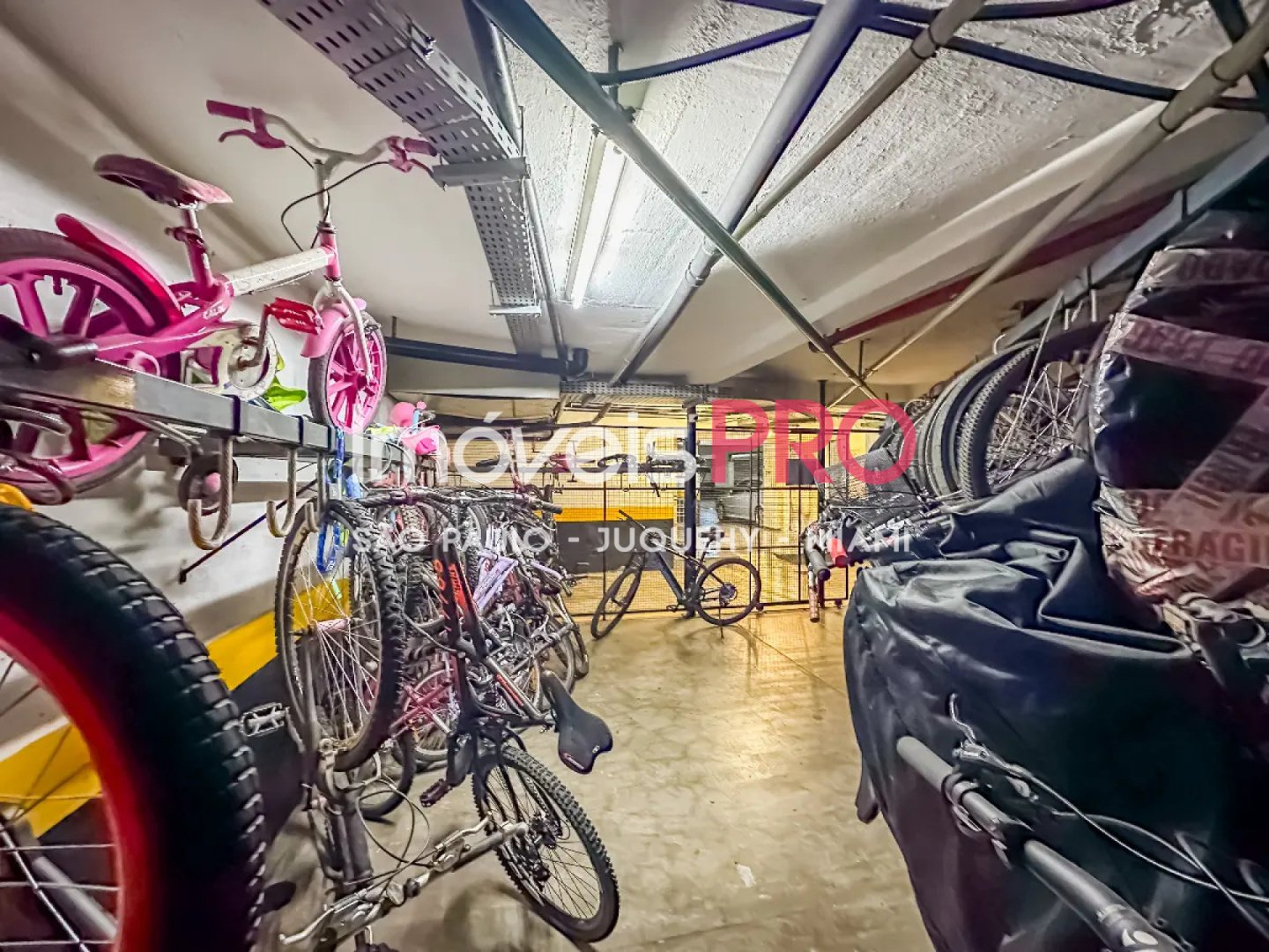 Foto :: https://assets.imoveispro.com.br/thumb/IP38760/apartamento-venda-vila-mariana_IP38760_17_1920x1080.jpg?