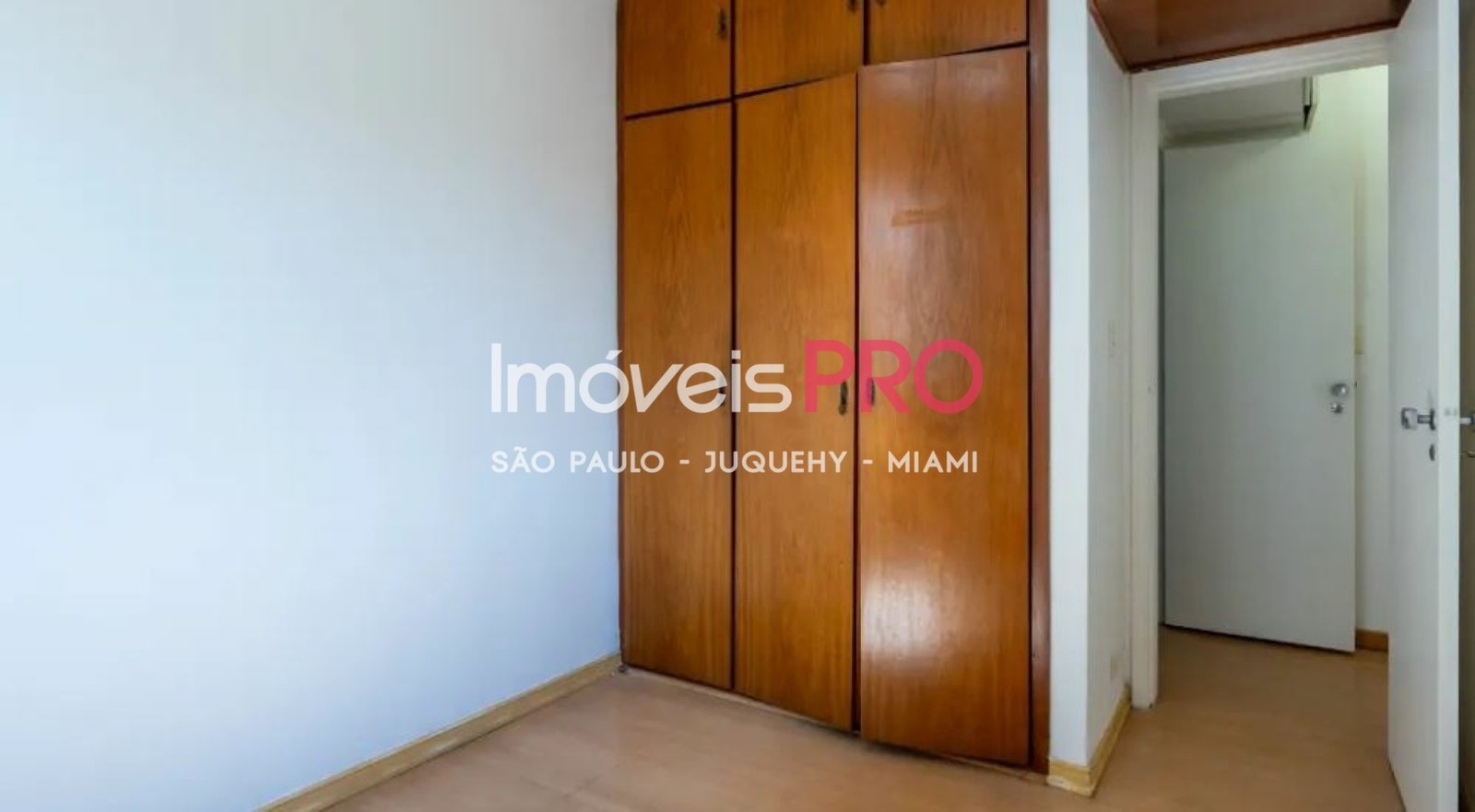 Foto :: IP38764