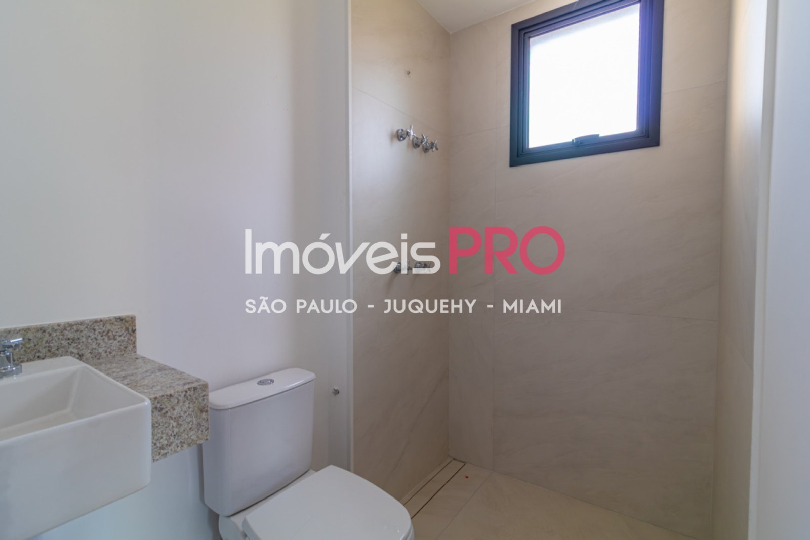 Foto :: IP38768