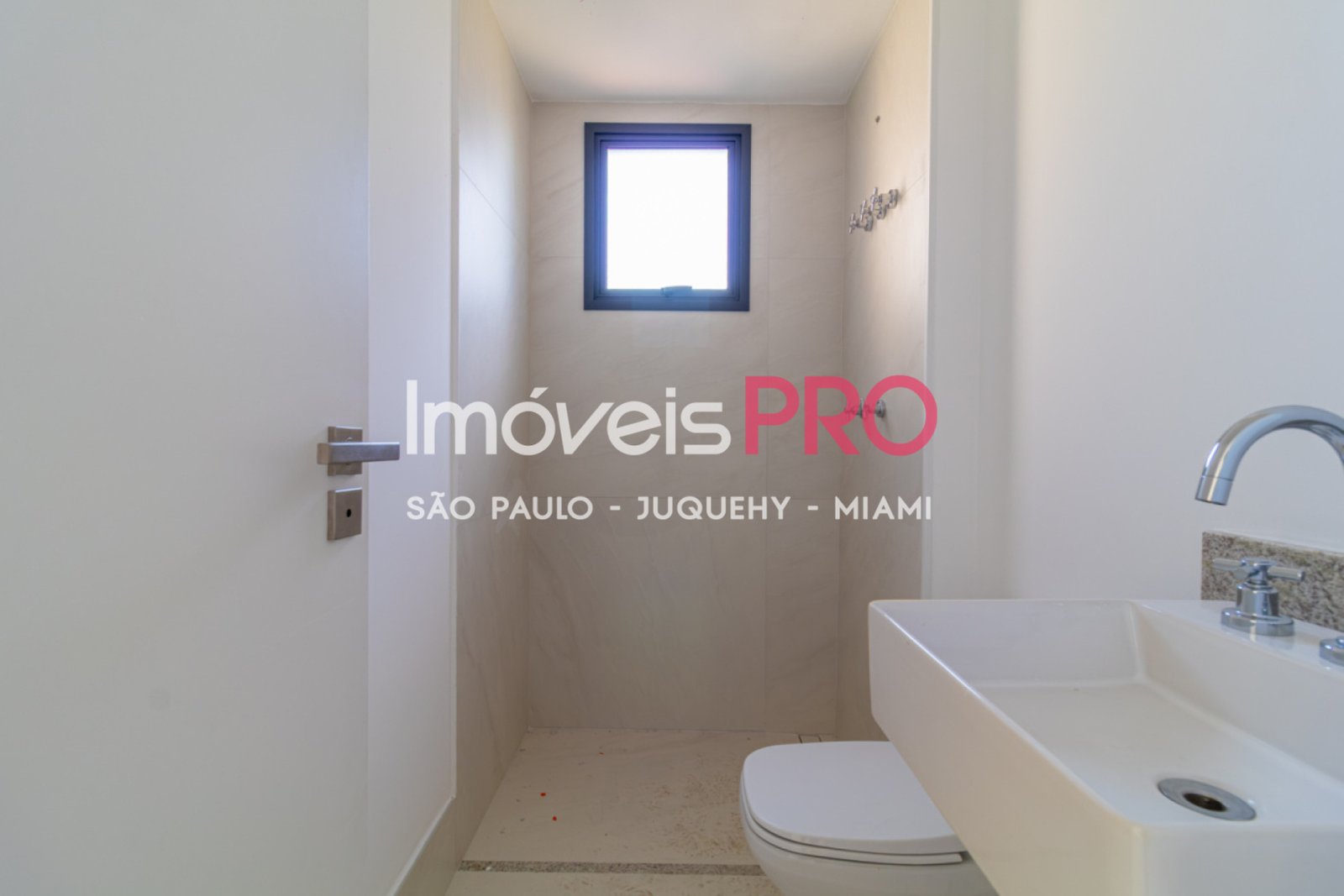 Foto :: IP38769