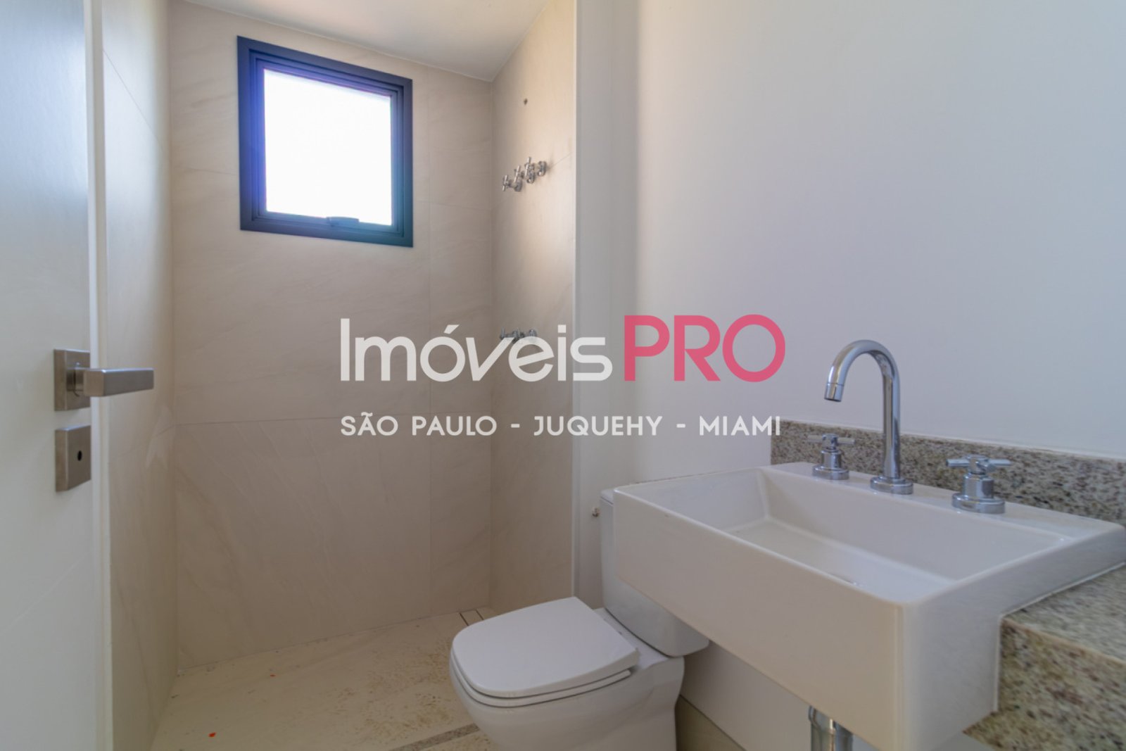 Foto :: IP38769