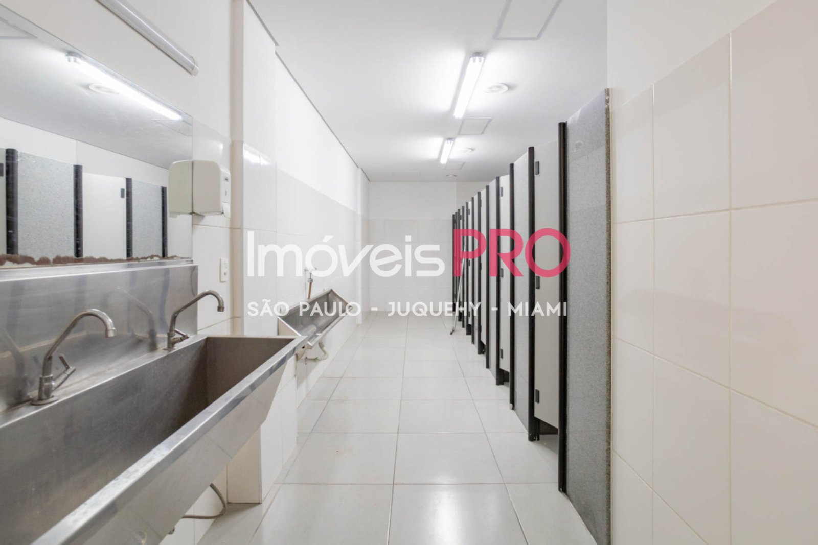 Foto :: https://assets.imoveispro.com.br/thumb/IP38771/galpao-aluguel-vila-ribeiro-de-barros_IP38771_41_1920x1080.jpg?