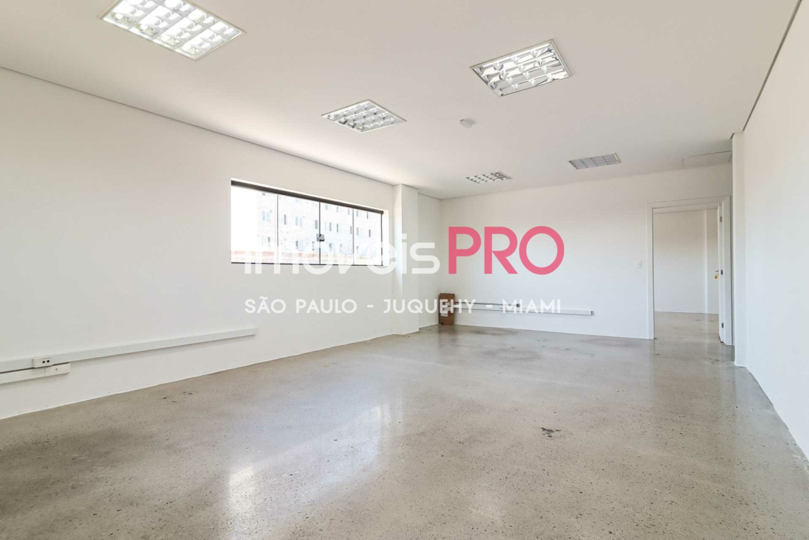 Foto :: https://assets.imoveispro.com.br/thumb/IP38771/galpao-aluguel-vila-ribeiro-de-barros_IP38771_53_1920x1080.jpg?