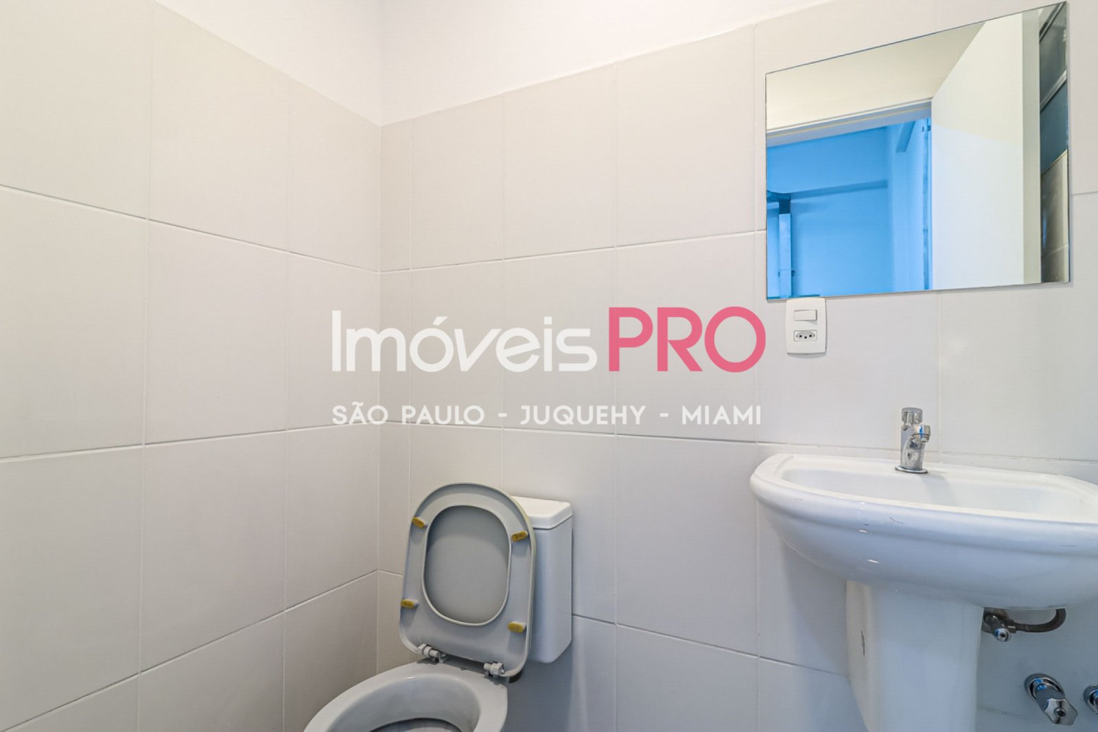 Foto :: IP38771