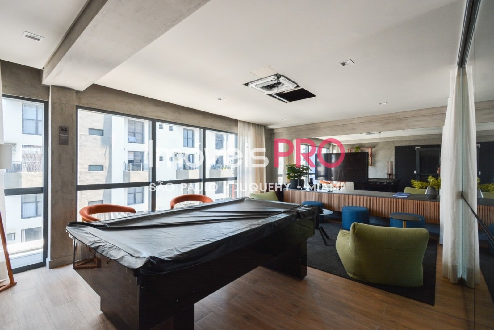 Foto :: https://assets.imoveispro.com.br/thumb/IP38775/apartamento-venda-moema_IP38775_11_1920x1080.jpg?