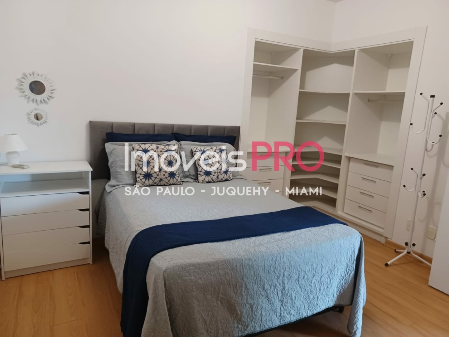 Foto :: IP38777