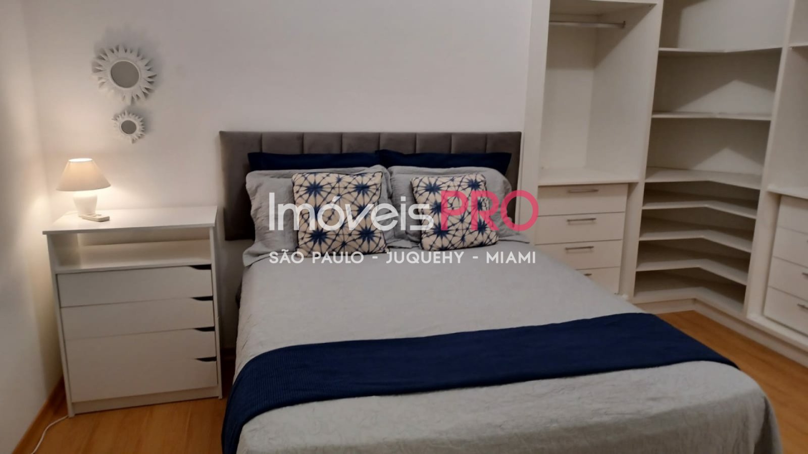 Foto :: IP38777