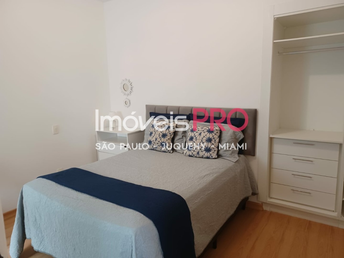 Foto :: IP38777
