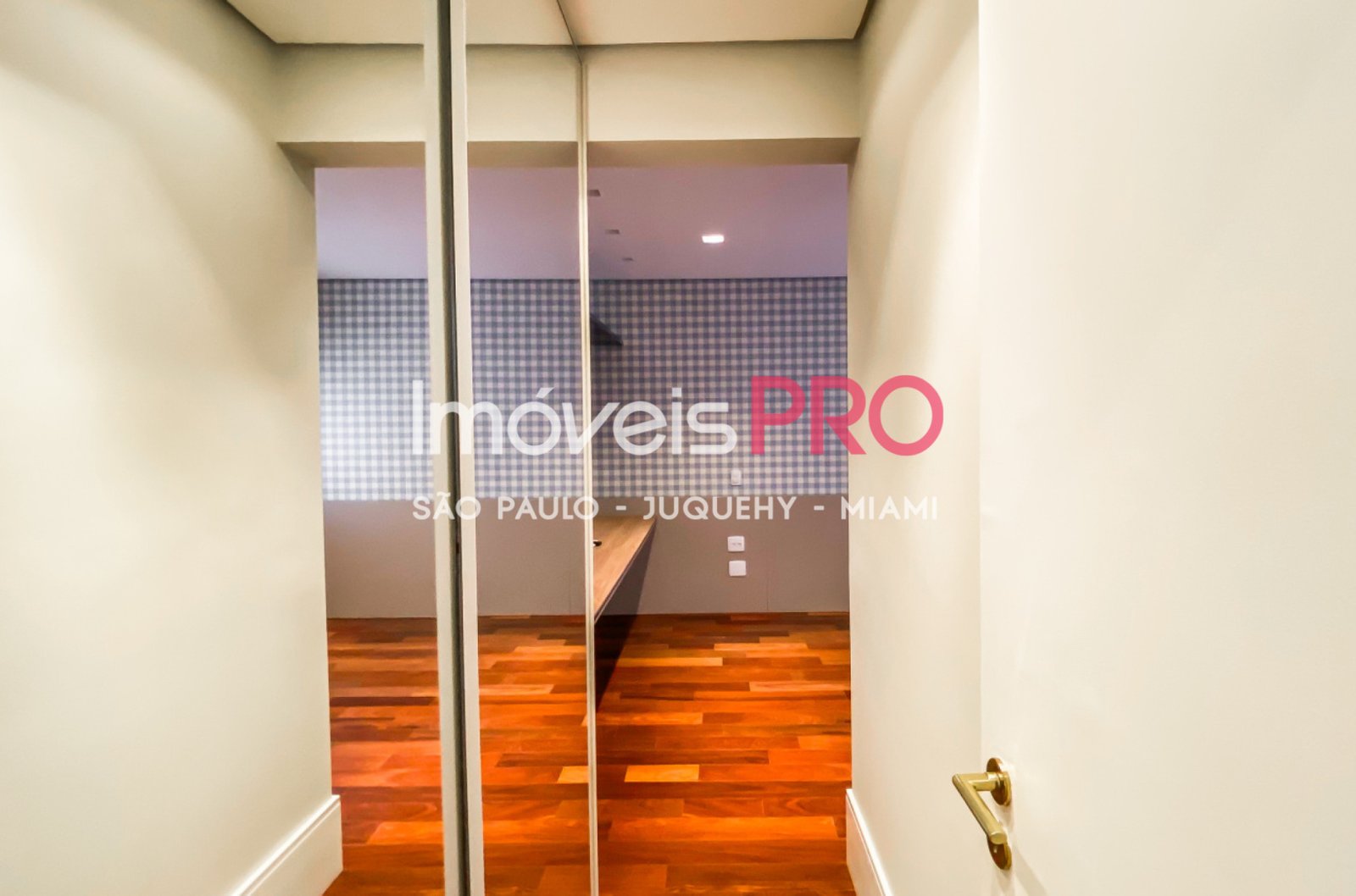 Foto :: https://assets.imoveispro.com.br/thumb/IP38778/apartamento-aluguel-moema-indios_IP38778_23_1920x1080.jpg?