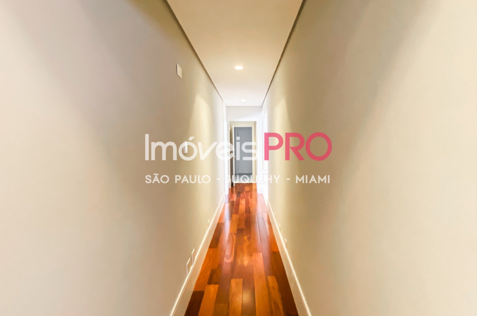Foto :: IP38778