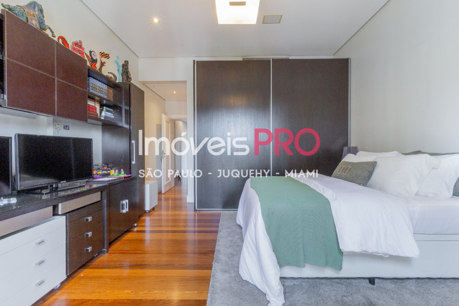 Foto :: https://assets.imoveispro.com.br/thumb/IP38784/apartamento-venda-higienopolis_IP38784_35_1920x1080.jpg?