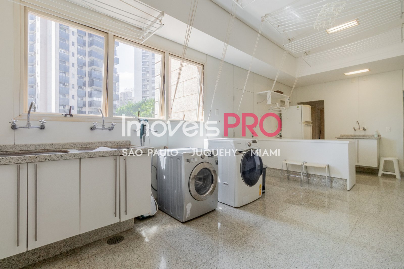 Foto :: https://assets.imoveispro.com.br/thumb/IP38784/apartamento-venda-higienopolis_IP38784_53_1920x1080.jpg?