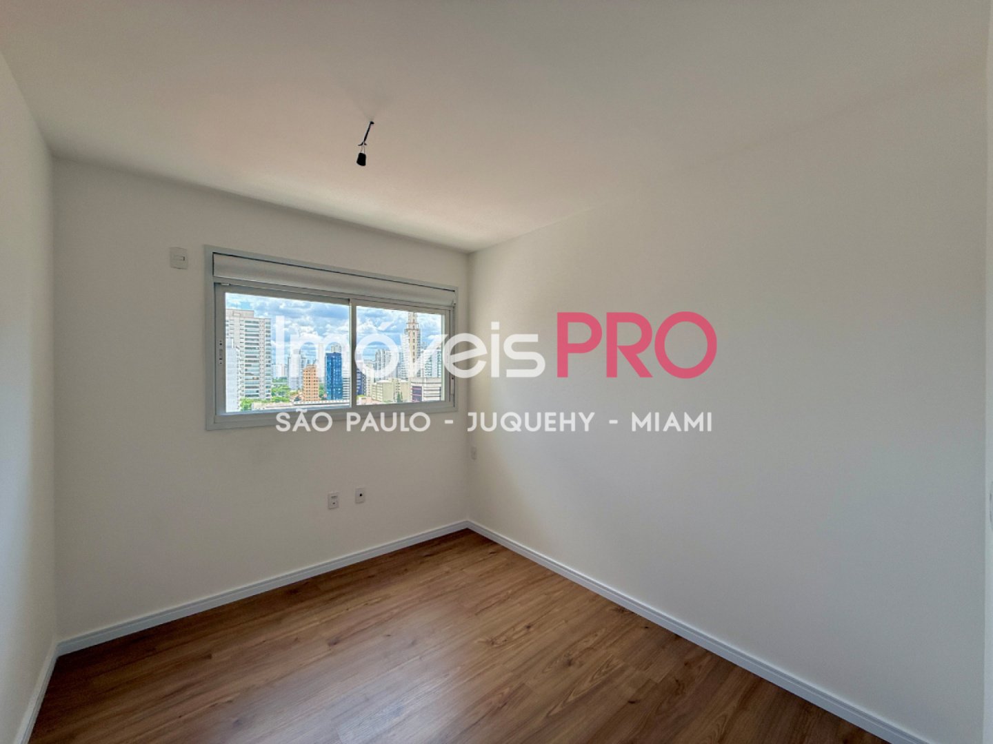 Foto :: https://assets.imoveispro.com.br/thumb/IP38790/apartamento-venda-brooklin_IP38790_29_1920x1080.jpg?