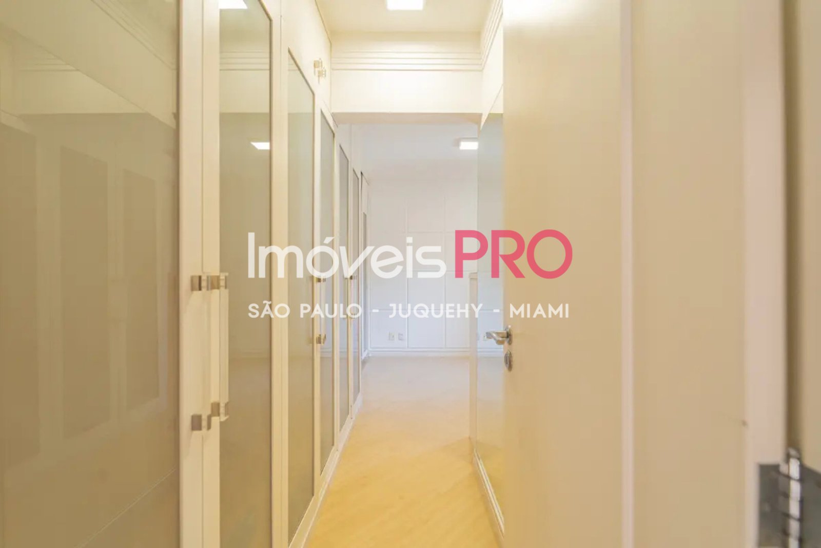 Foto :: https://assets.imoveispro.com.br/thumb/IP38801/apartamento-venda-moema-indios_IP38801_35_1920x1080.jpg?