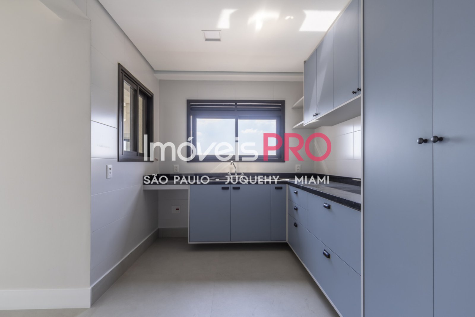 Foto :: https://assets.imoveispro.com.br/thumb/IP38811/apartamento-venda-moema_IP38811_17_1920x1080.jpg?