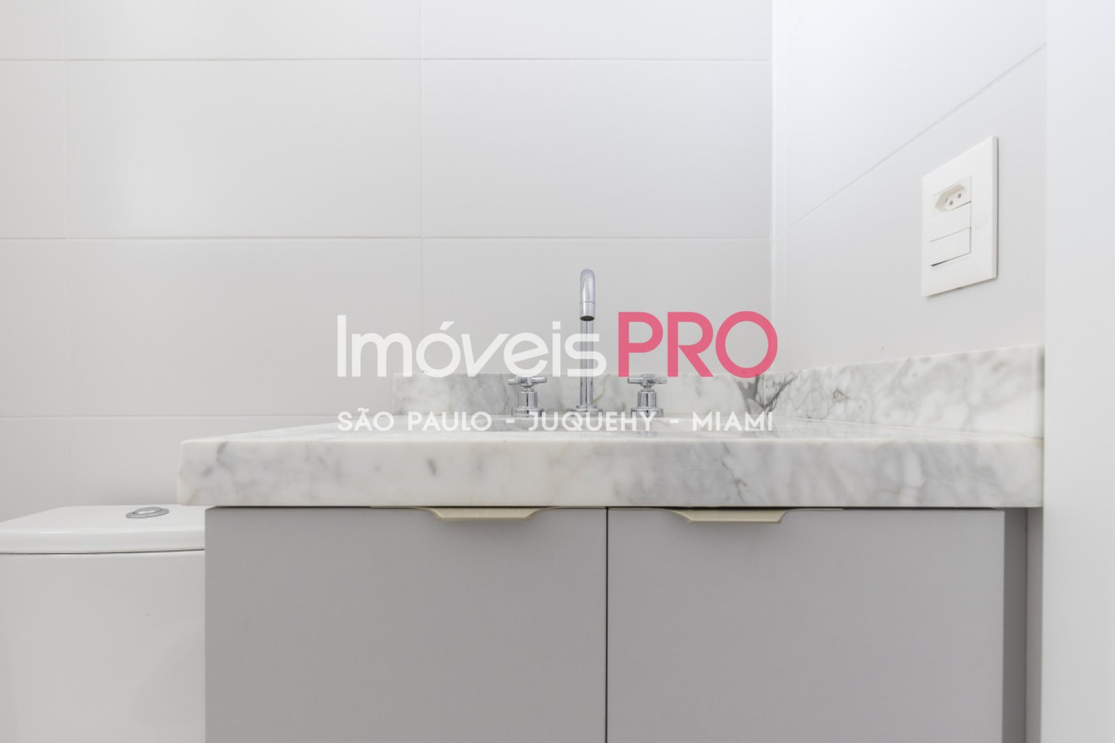 Foto :: https://assets.imoveispro.com.br/thumb/IP38811/apartamento-venda-moema_IP38811_35_1920x1080.jpg?