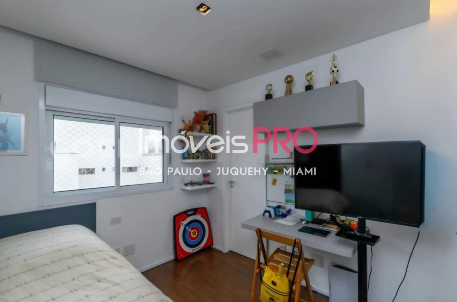 Foto :: IP38819